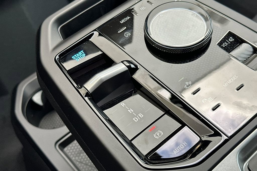 New 2026 BMW iX xDrive60 w/ M Sport Package image 25