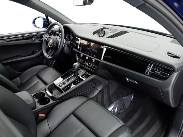Certified 2023 Porsche Macan S AWD/4WD image 23