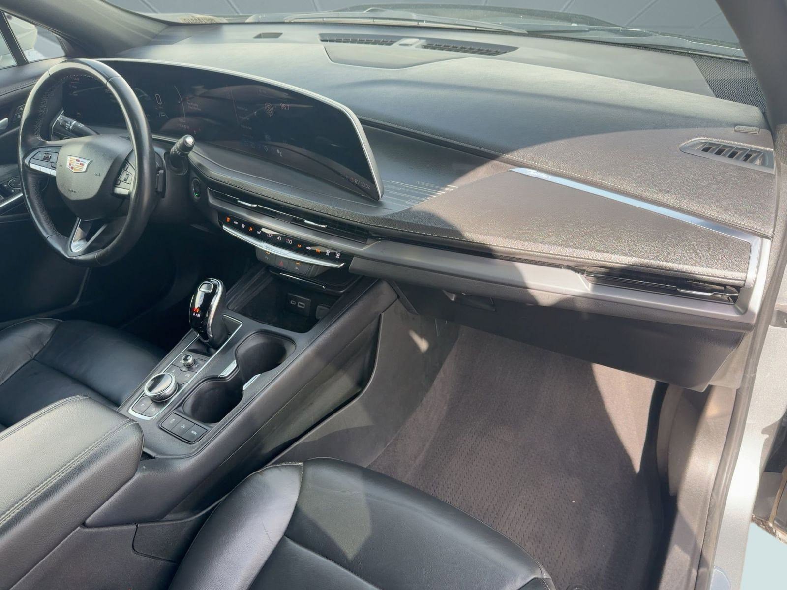 Certified 2024 Cadillac XT4 Premium Luxury image 29