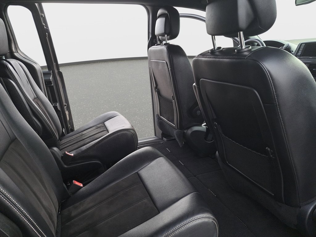 Used 2019 Dodge Grand Caravan SE image 12