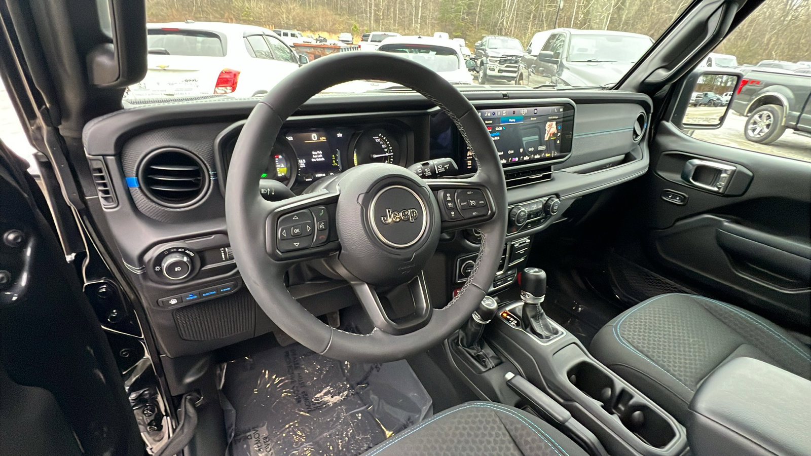 Used 2025 Jeep Wrangler Unlimited Rubicon 4xe w/ Convenience Group image 24