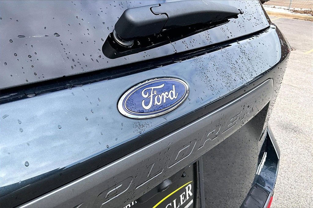 Used 2023 Ford Explorer XLT w/ Equipment Group 202A image 32