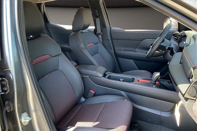 New 2025 Nissan Kicks SR image 10