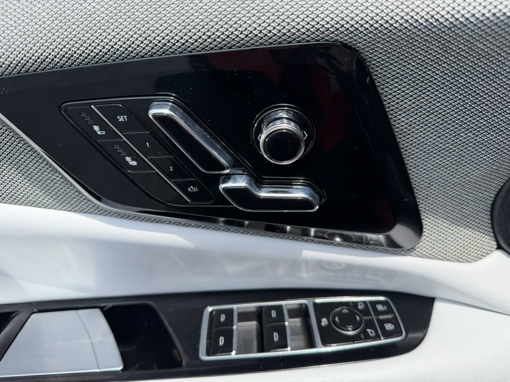 Certified 2025 Cadillac Optiq Sport 1 AWD/4WD image 30