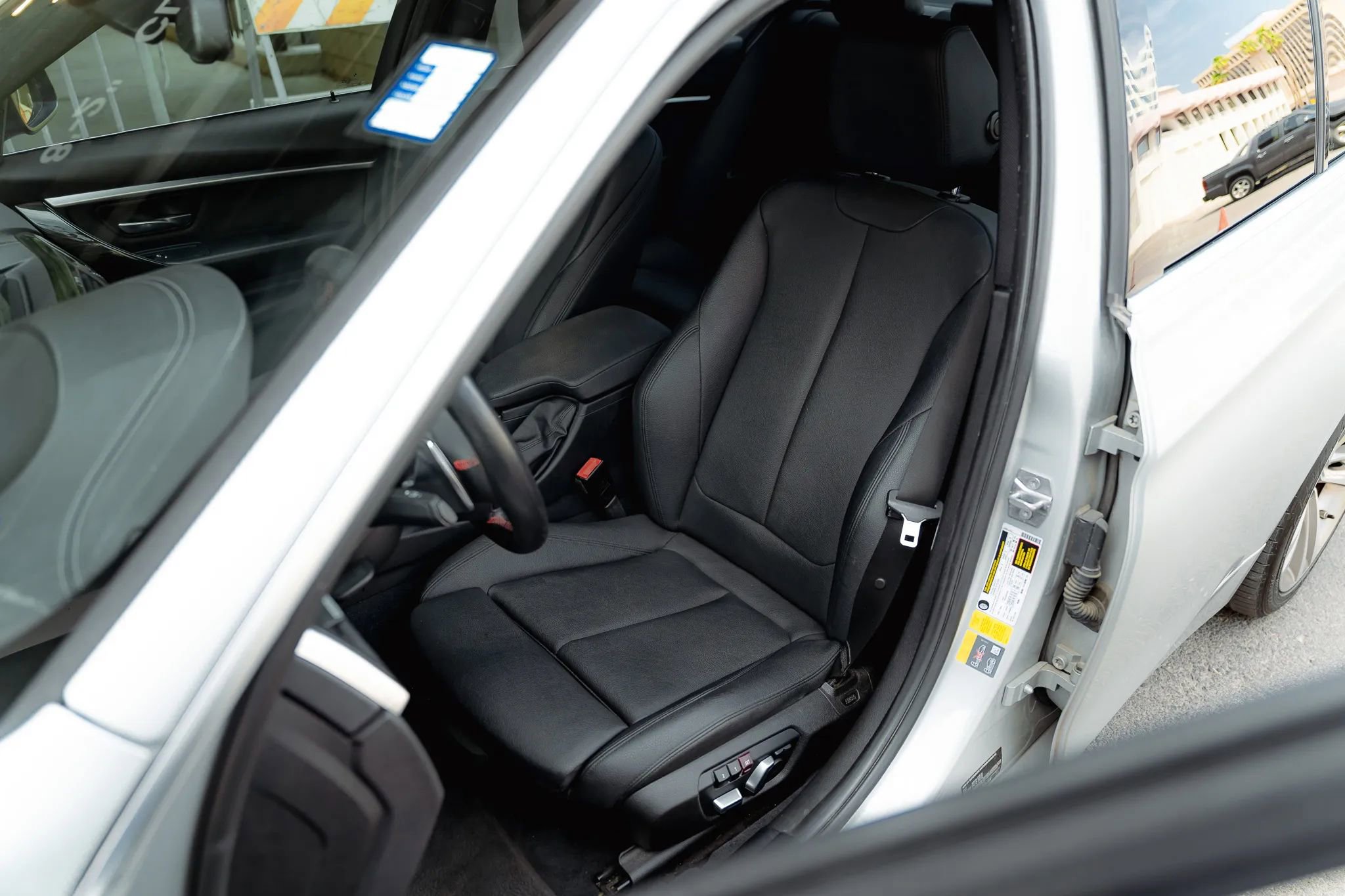 Used 2018 BMW 330e 330e iPerformance Sedan 4D image 50