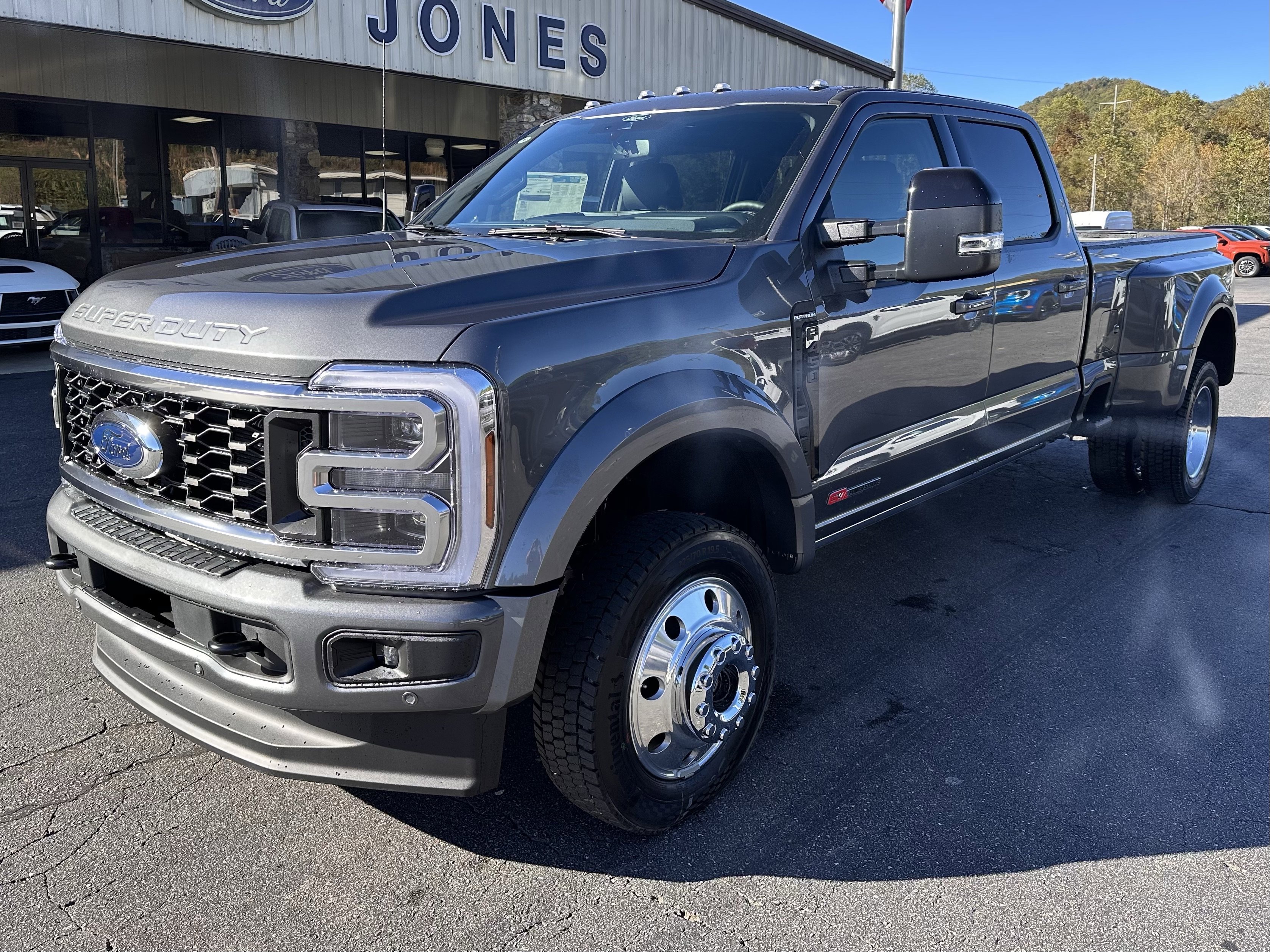 New 2026 Ford F450 Platinum image 2