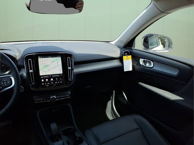 New 2026 Volvo XC40 B5 Core AWD/4WD image 14
