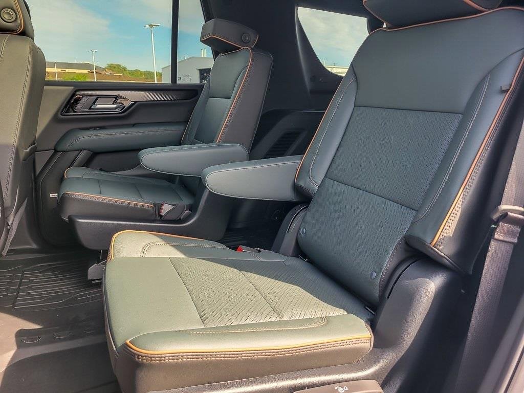 New 2026 GMC Yukon AT4 w/ AT4 Premium Package image 13
