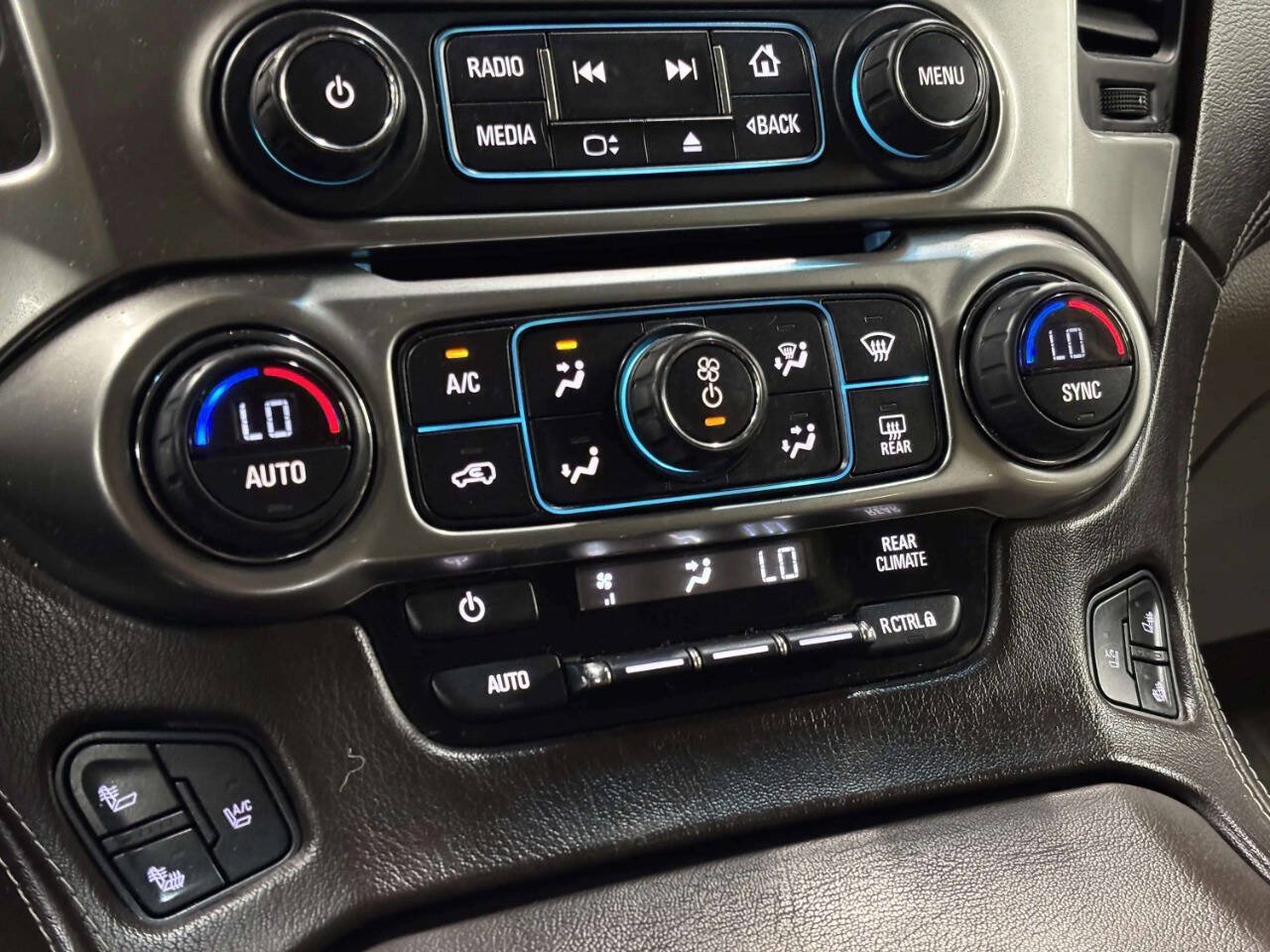 Used 2015 Chevrolet Suburban LTZ AWD/4WD image 33
