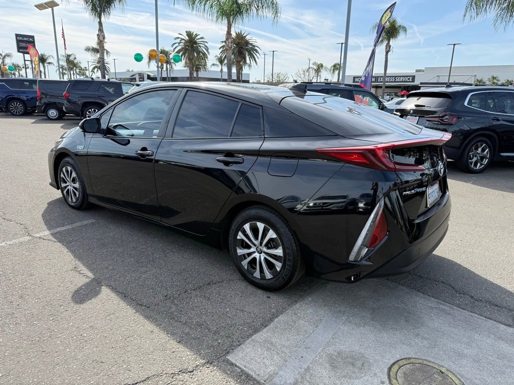 Used 2022 Toyota Prius Prime XLE image 4