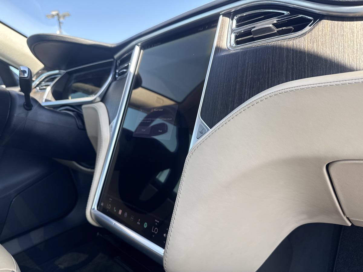 Used 2012 Tesla Model S Performance RWD image 31