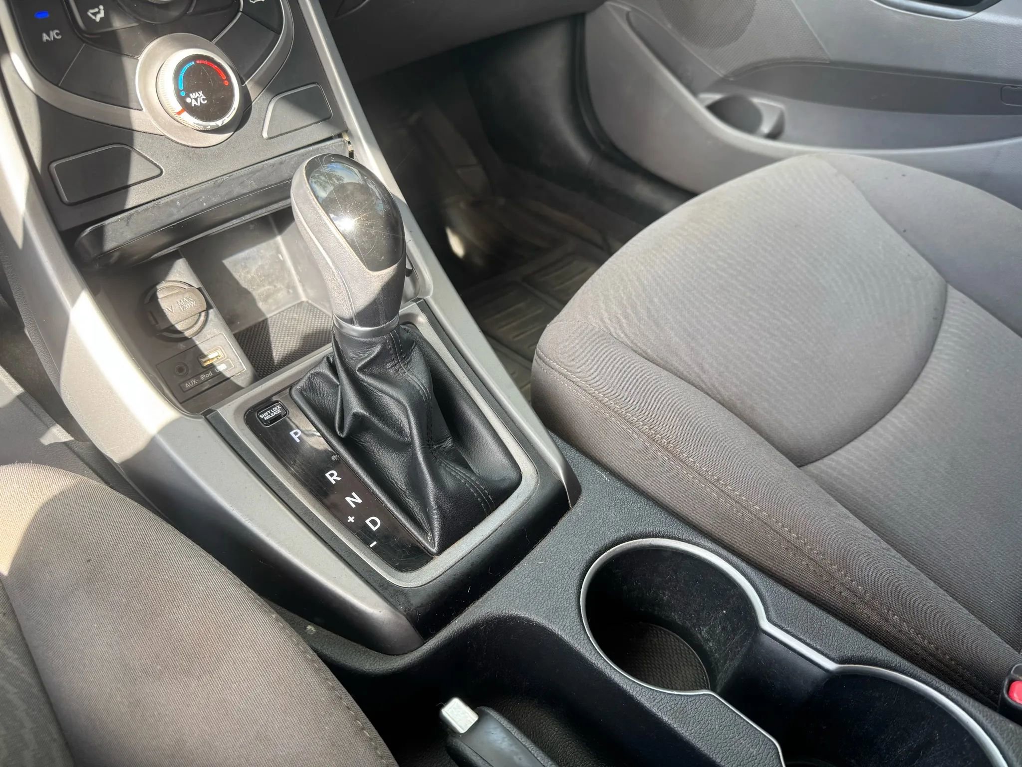 Used 2016 Hyundai Elantra SE image 19