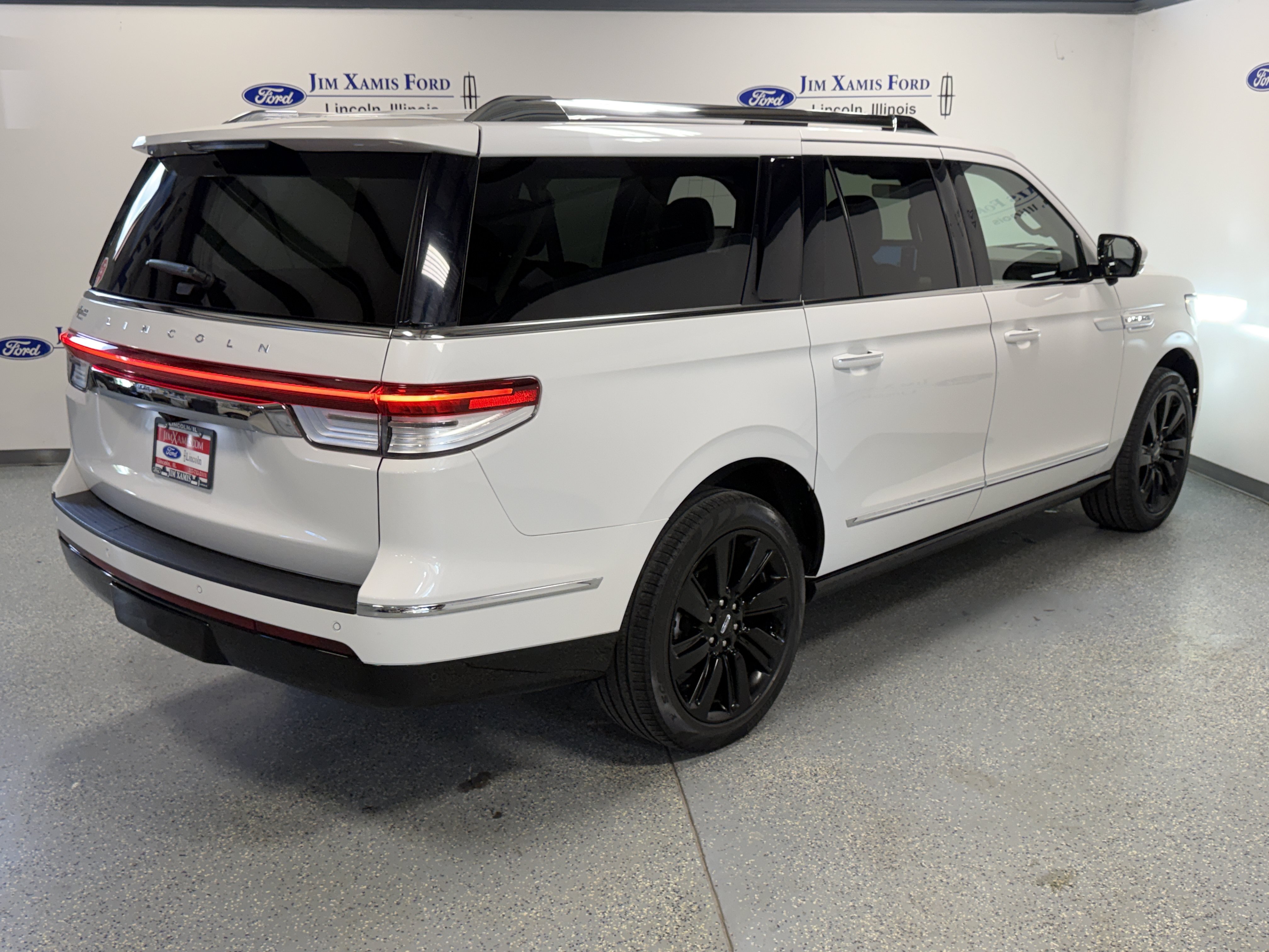 Used 2023 Lincoln Navigator L Reserve AWD/4WD image 38