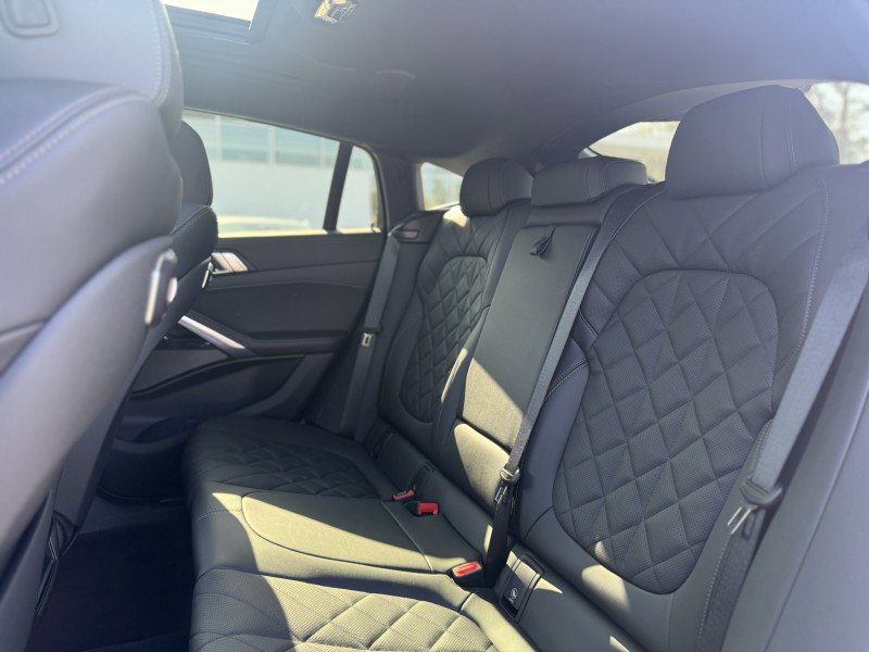 Certified 2024 BMW X6 xDrive40i w/ M Sport Professional Package image 16