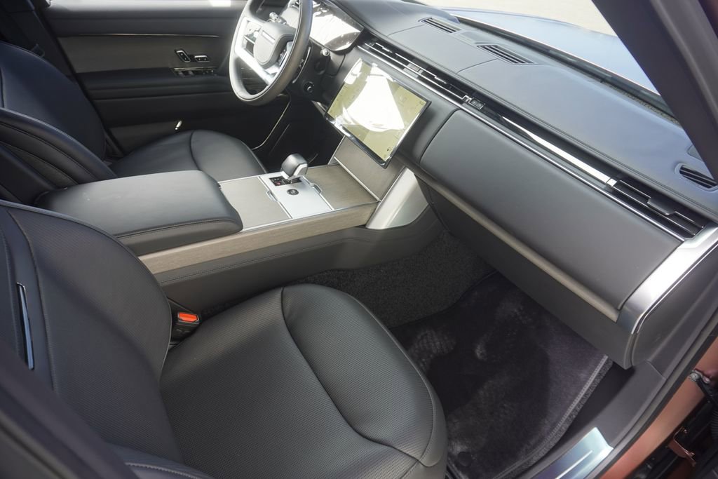 New 2026 Land Rover Range Rover SV image 22