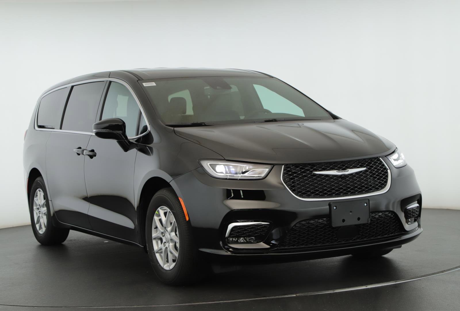 New 2026 Chrysler Pacifica Select image 1