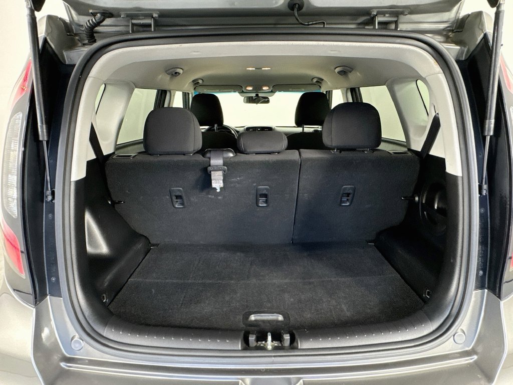 Used 2019 Kia Soul FWD image 28