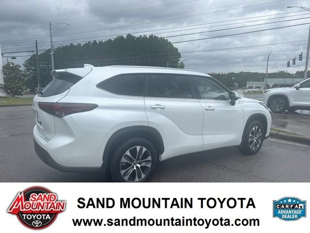 Used 2026 Toyota Highlander XLE AWD/4WD image 3