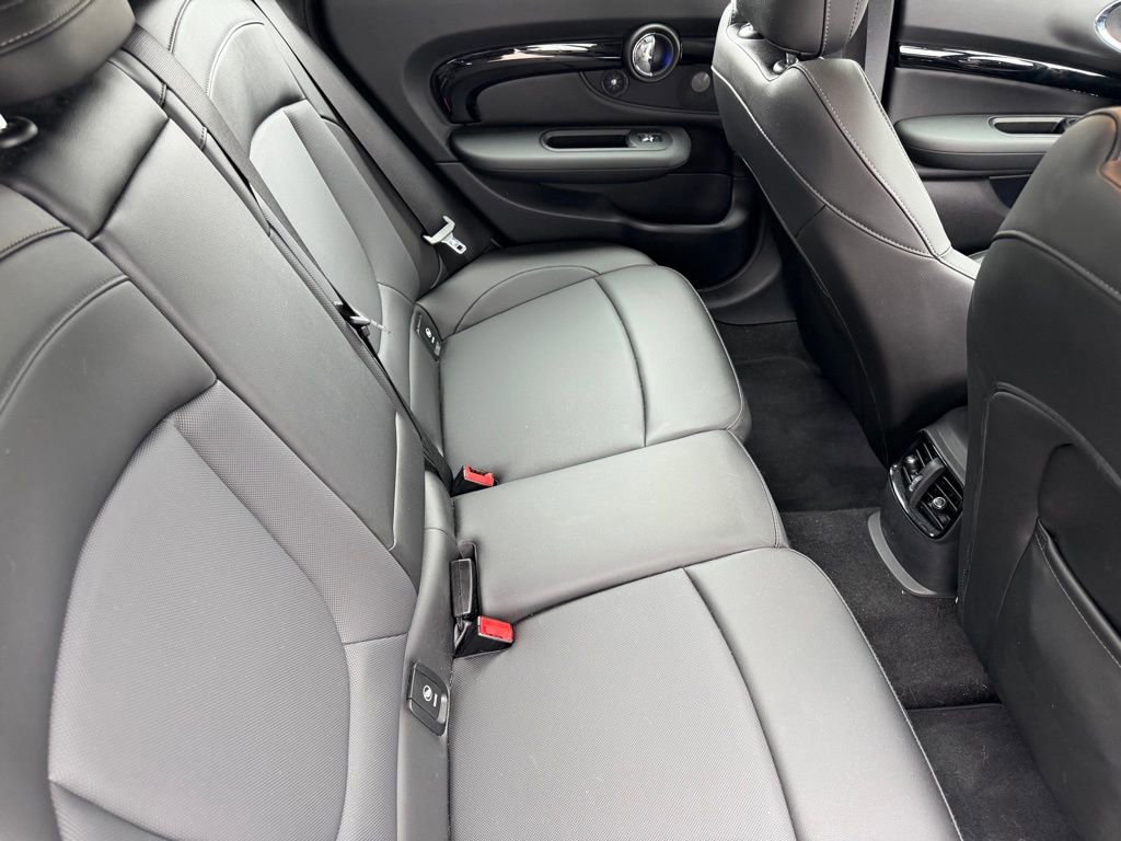 Used 2019 MINI Cooper Clubman S w/ Premium Package image 17