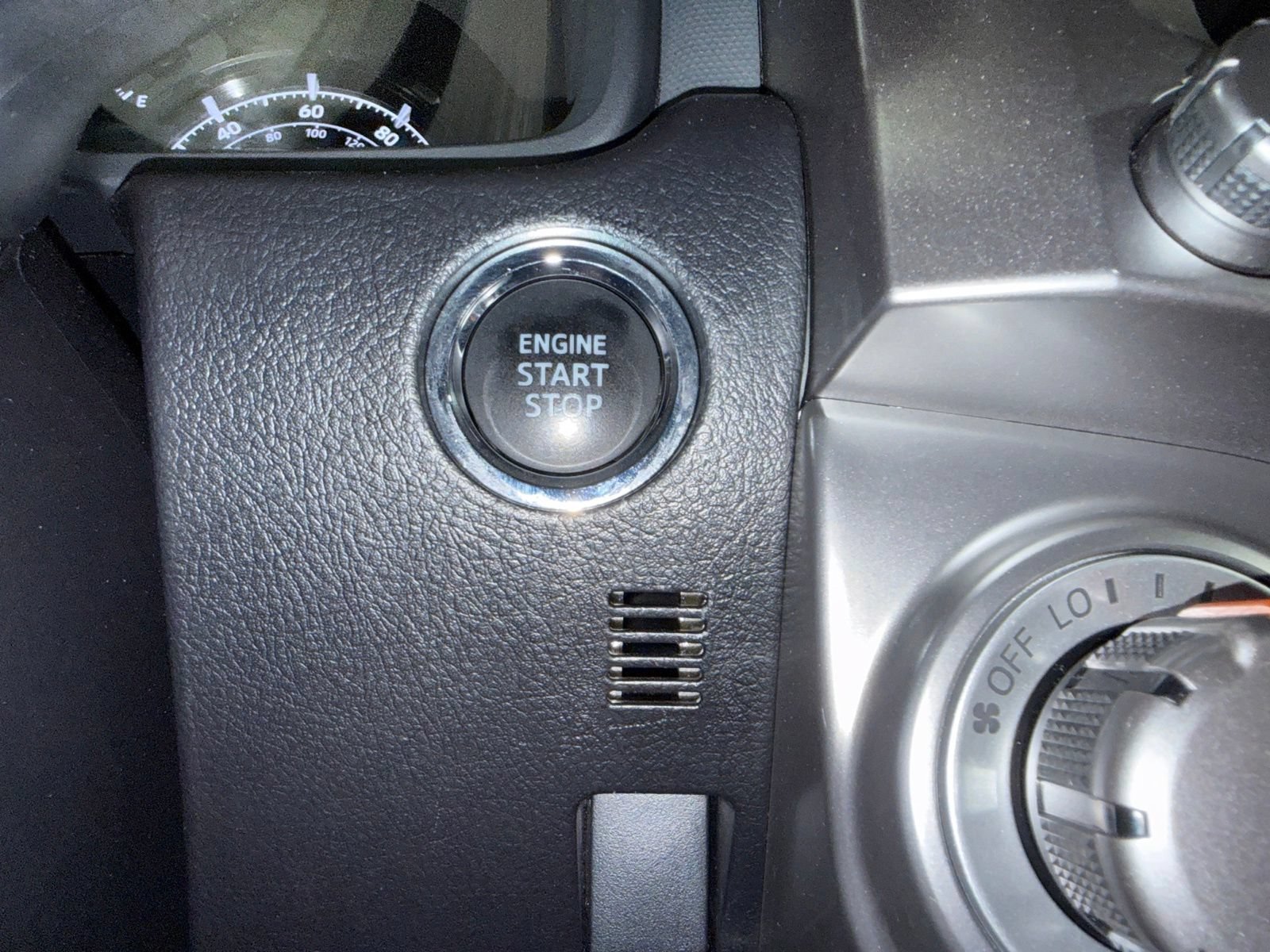 Used 2024 Toyota 4Runner SR5 AWD/4WD image 23