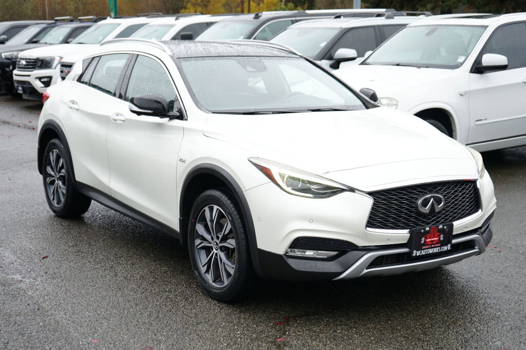 Used 2018 INFINITI QX30 Premium w/ Technology Package image 7