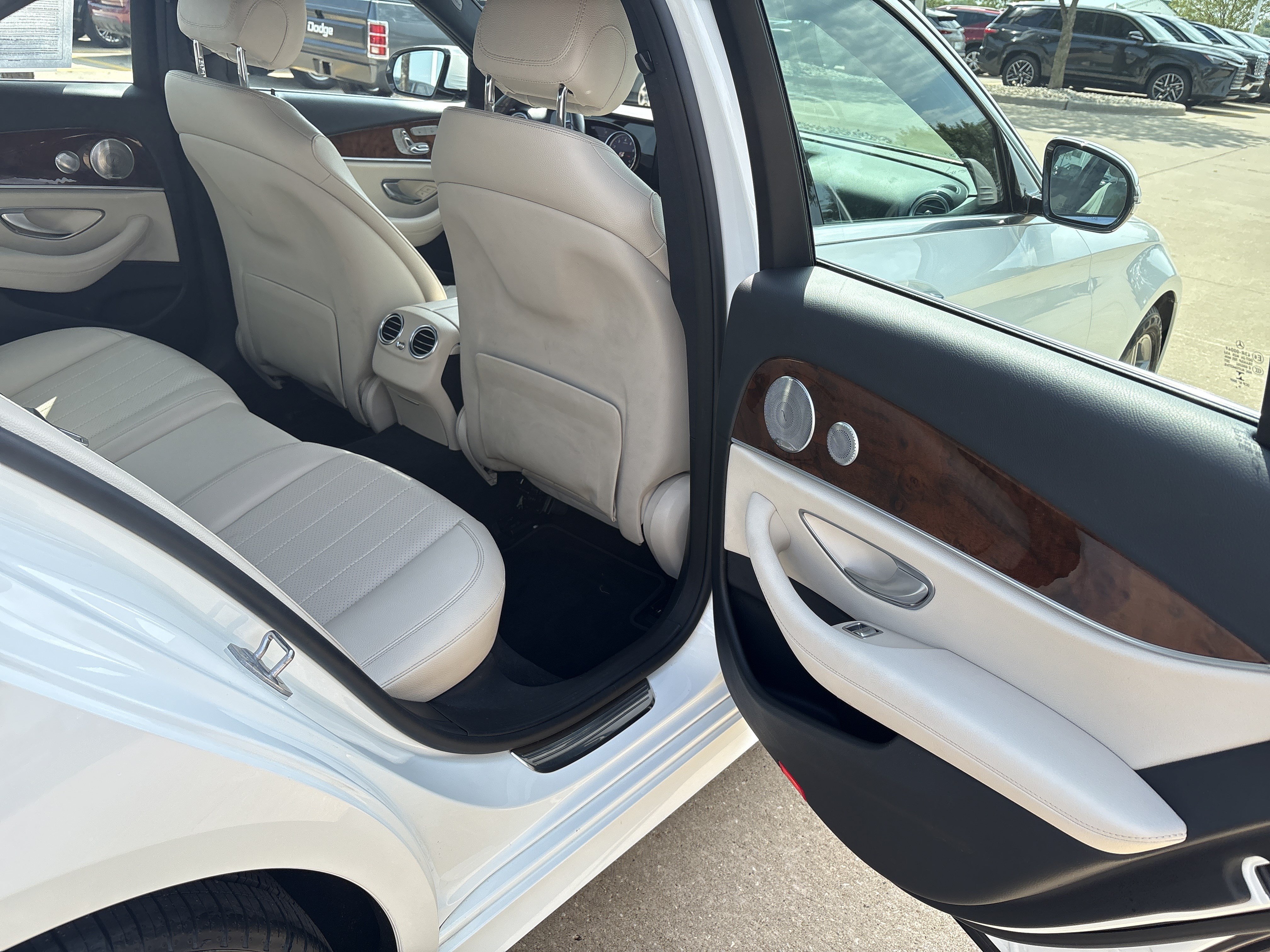 Used 2017 Mercedes-Benz E 300 4MATIC image 17