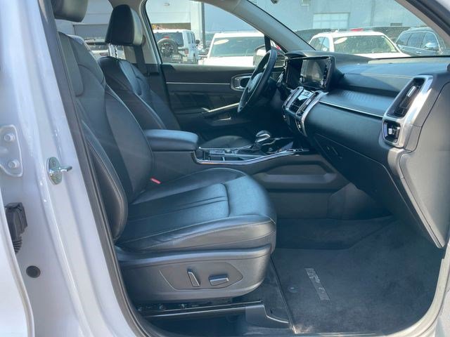 Used 2023 Kia Sorento SX AWD/4WD image 13