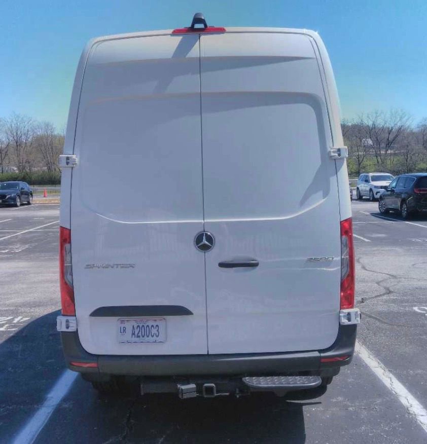 Used 2025 Mercedes-Benz Sprinter 2500 image 3