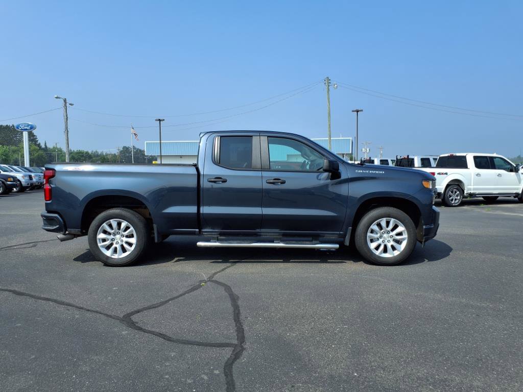 Used 2020 Chevrolet Silverado 1500 Custom w/ Custom Value Package AWD/4WD image 7