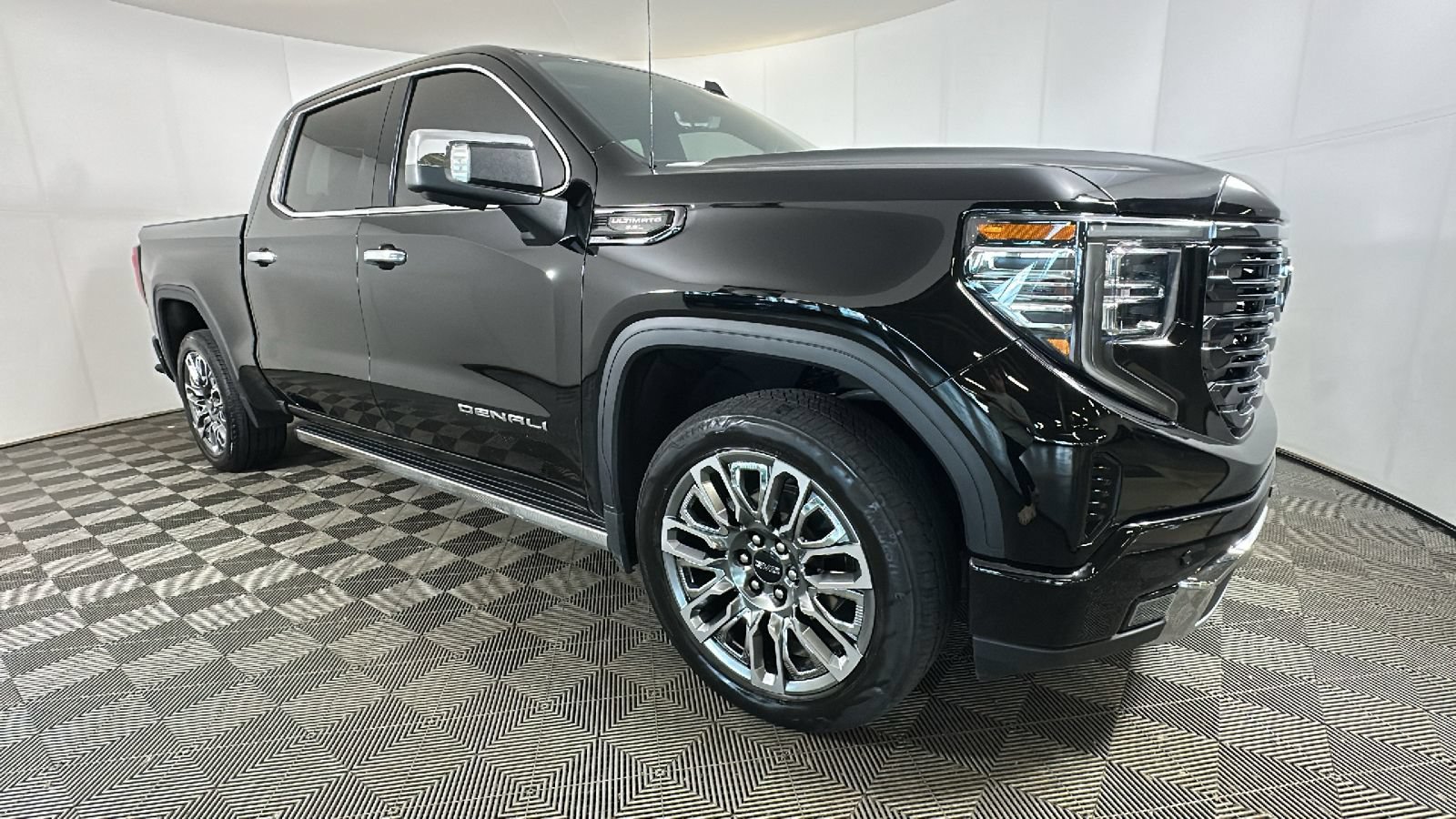 Used 2025 GMC Sierra 1500 Denali Ultimate AWD/4WD video 3