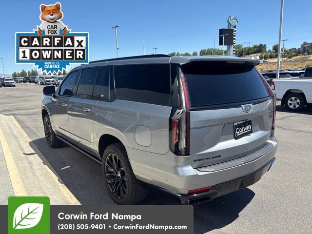 Used 2023 Cadillac Escalade ESV Sport w/ LPO, ONYX Package AWD/4WD image 10