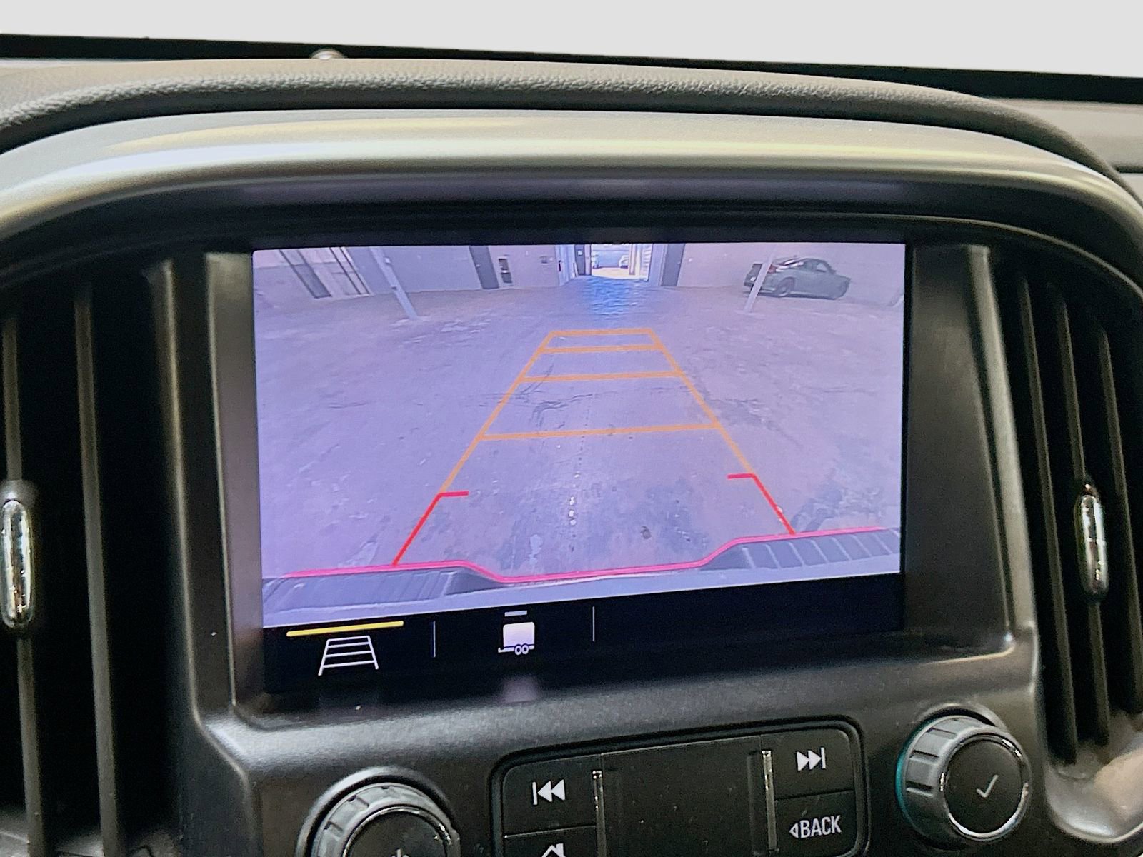 Used 2020 Chevrolet Colorado LT w/ LT Convenience Package image 13