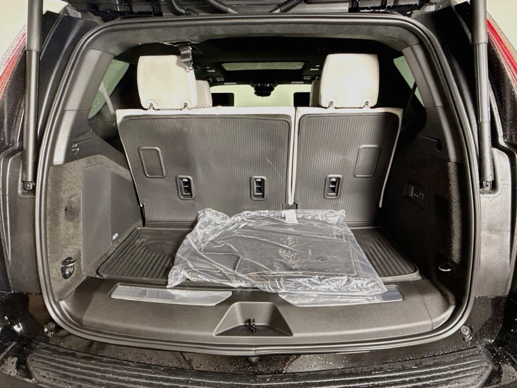 New 2026 Cadillac Escalade Platinum Luxury w/ LPO, Floor Liner Package AWD/4WD image 29