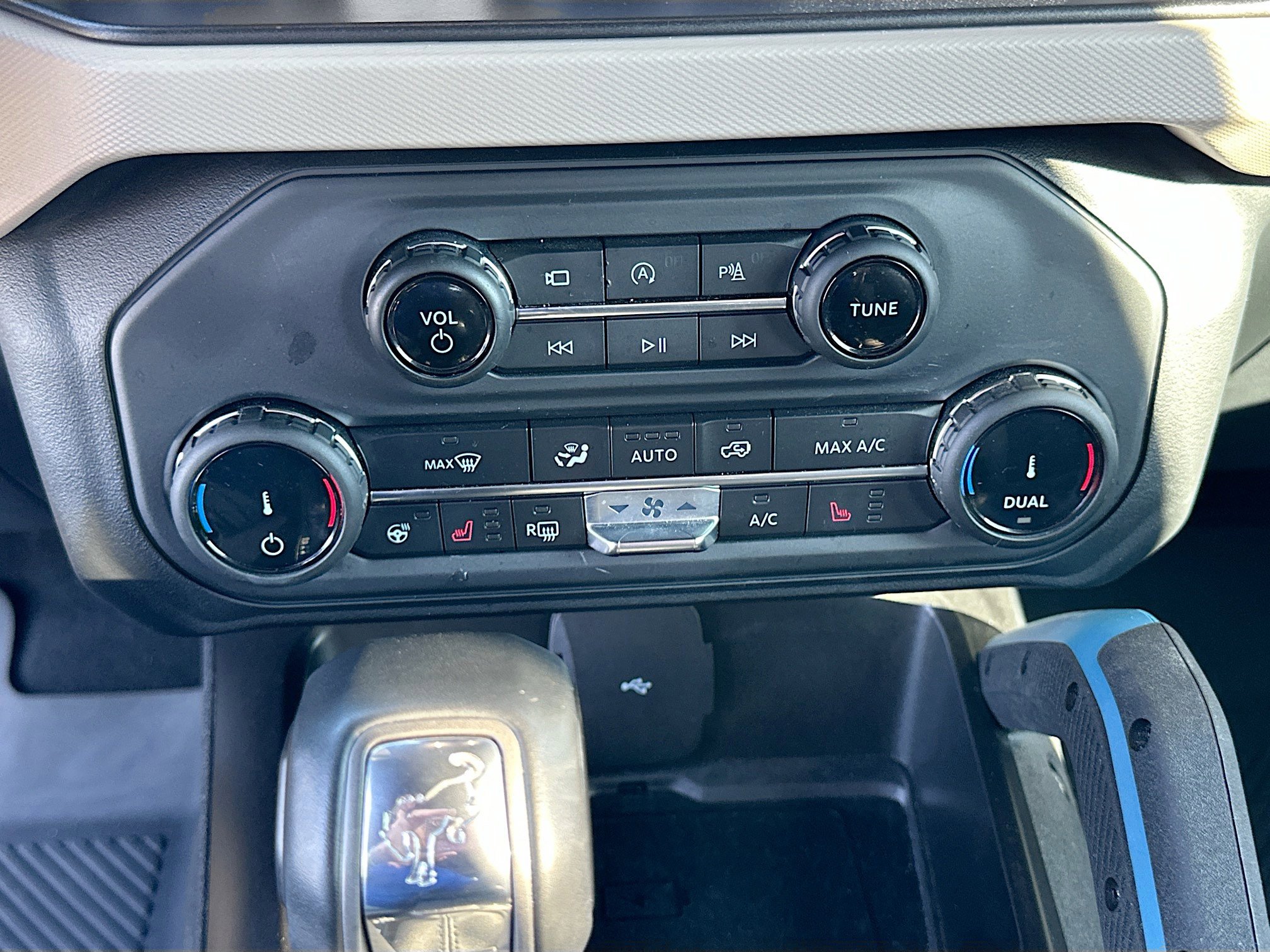 Used 2022 Ford Bronco Wildtrak image 16