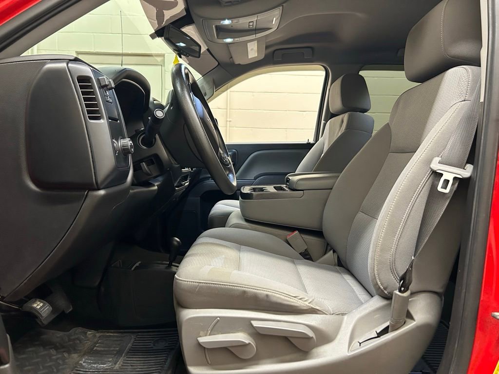 Used 2018 Chevrolet Silverado 1500 Custom w/ Custom Value Package AWD/4WD image 7