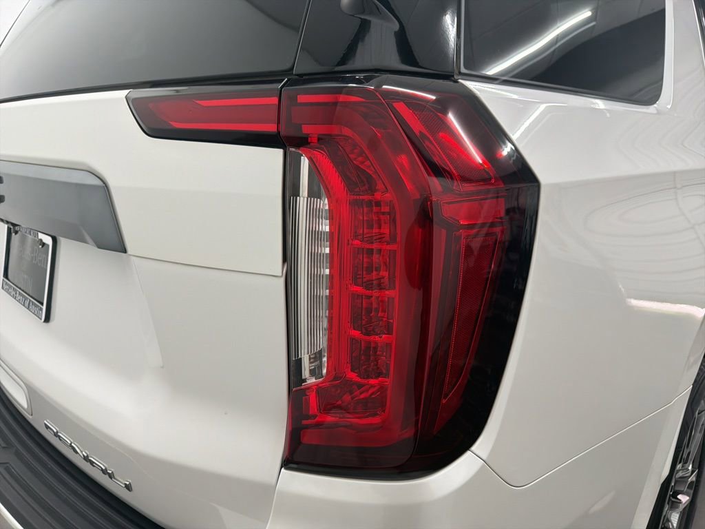 Used 2023 GMC Yukon Denali Ultimate image 12
