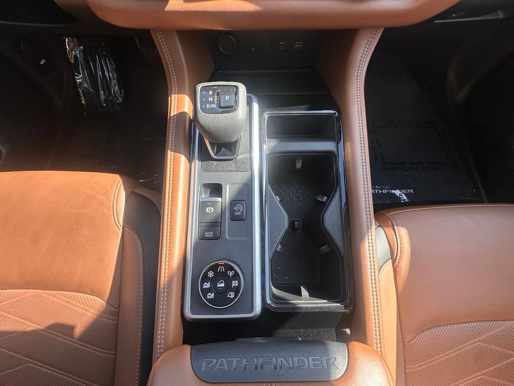 Certified 2025 Nissan Pathfinder Platinum AWD/4WD image 26