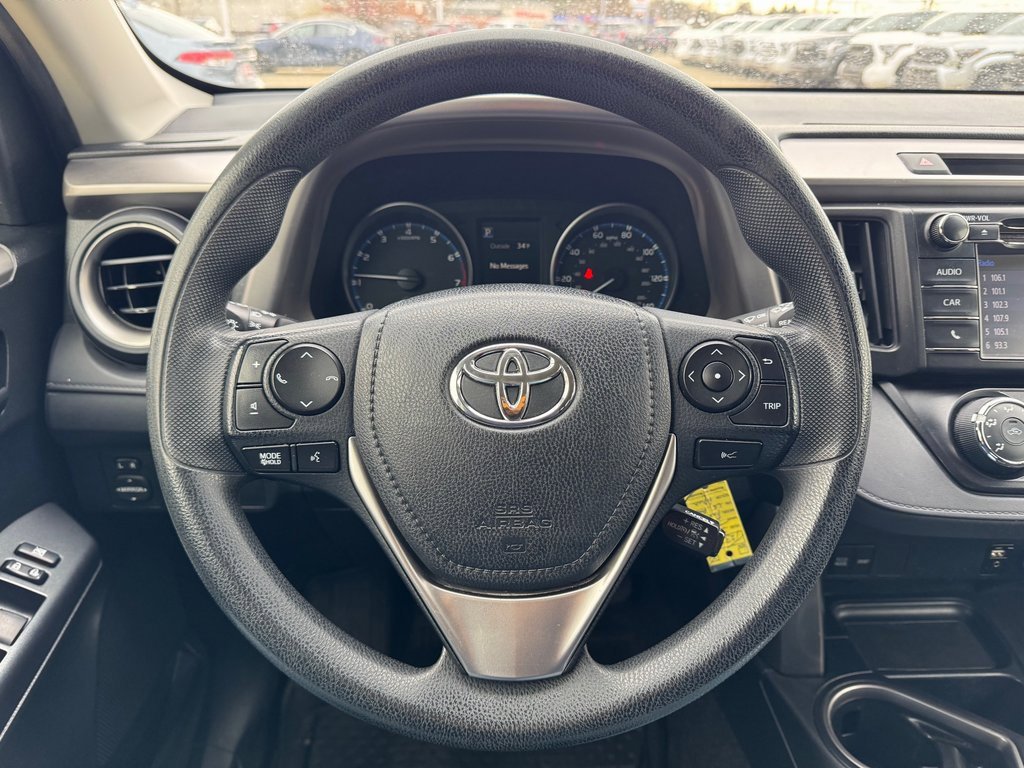 Used 2018 Toyota RAV4 LE image 11