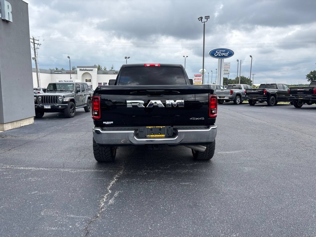 Used 2025 RAM 3500 Tradesman w/ Chrome Appearance Group AWD/4WD image 7