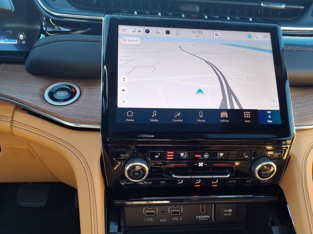 New 2025 Jeep Grand Cherokee Summit image 16