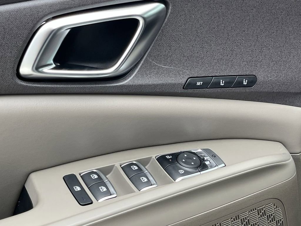 New 2026 Kia Carnival EX FWD image 23