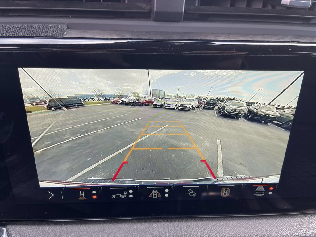 Used 2024 GMC Sierra 2500 AT4 w/ AT4 Premium Plus Package AWD/4WD image 17