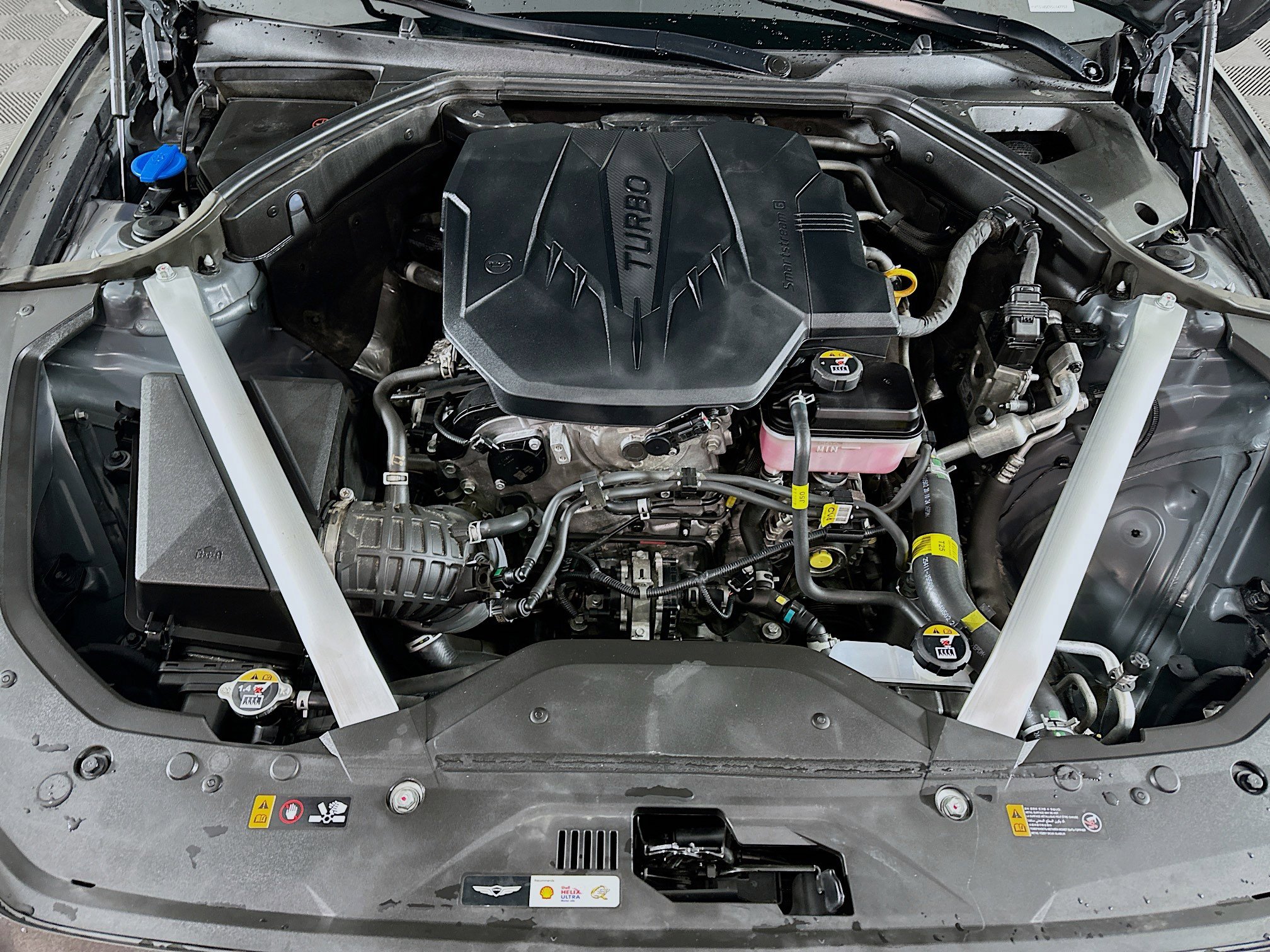 Used 2025 Genesis G70 2.5T image 33