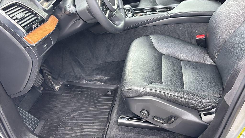 Certified 2023 Volvo XC90 B6 Plus w/ Protection Package Premier image 27