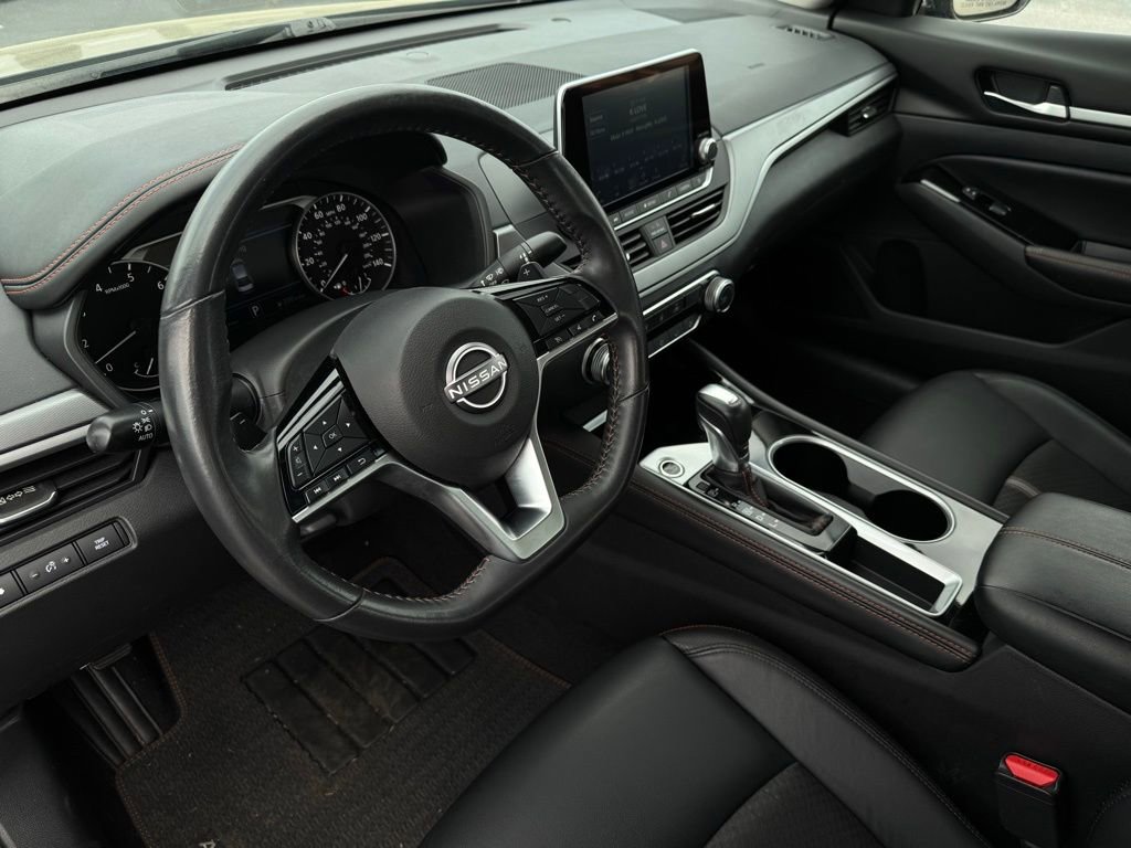 Used 2024 Nissan Altima 2.5 SR image 14