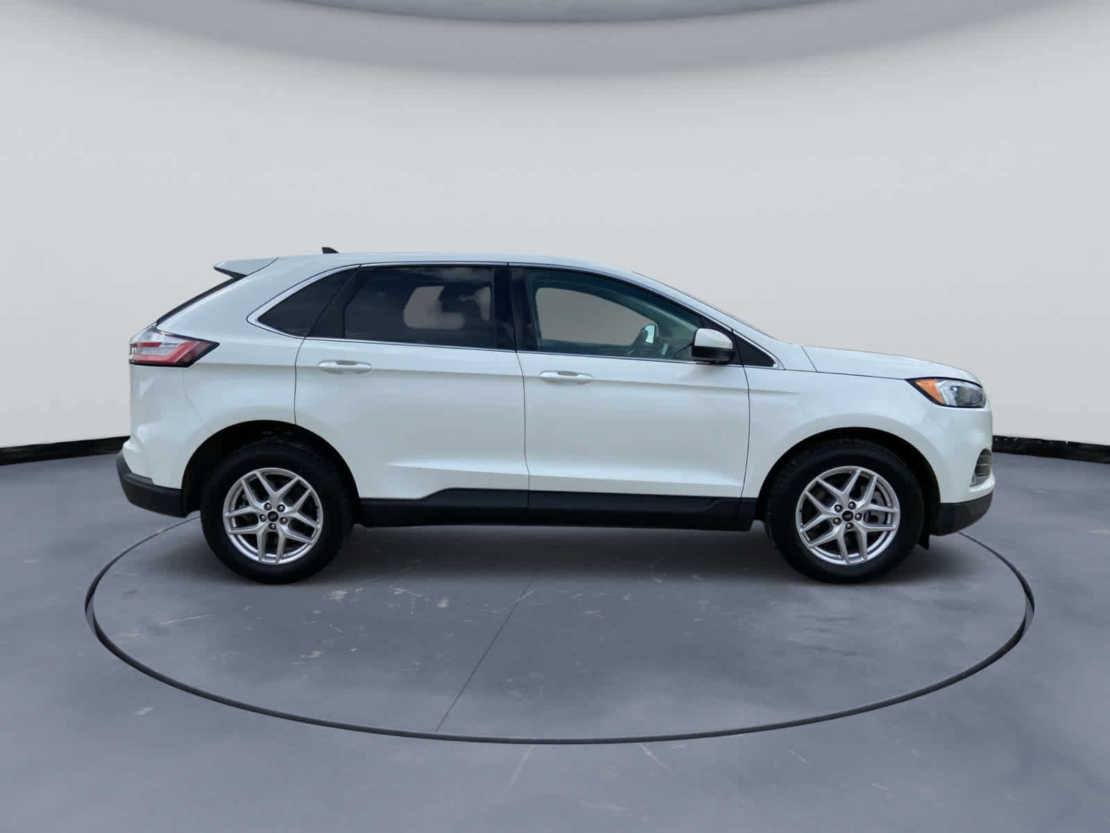 Used 2024 Ford Edge SEL w/ Convenience Package AWD/4WD image 6