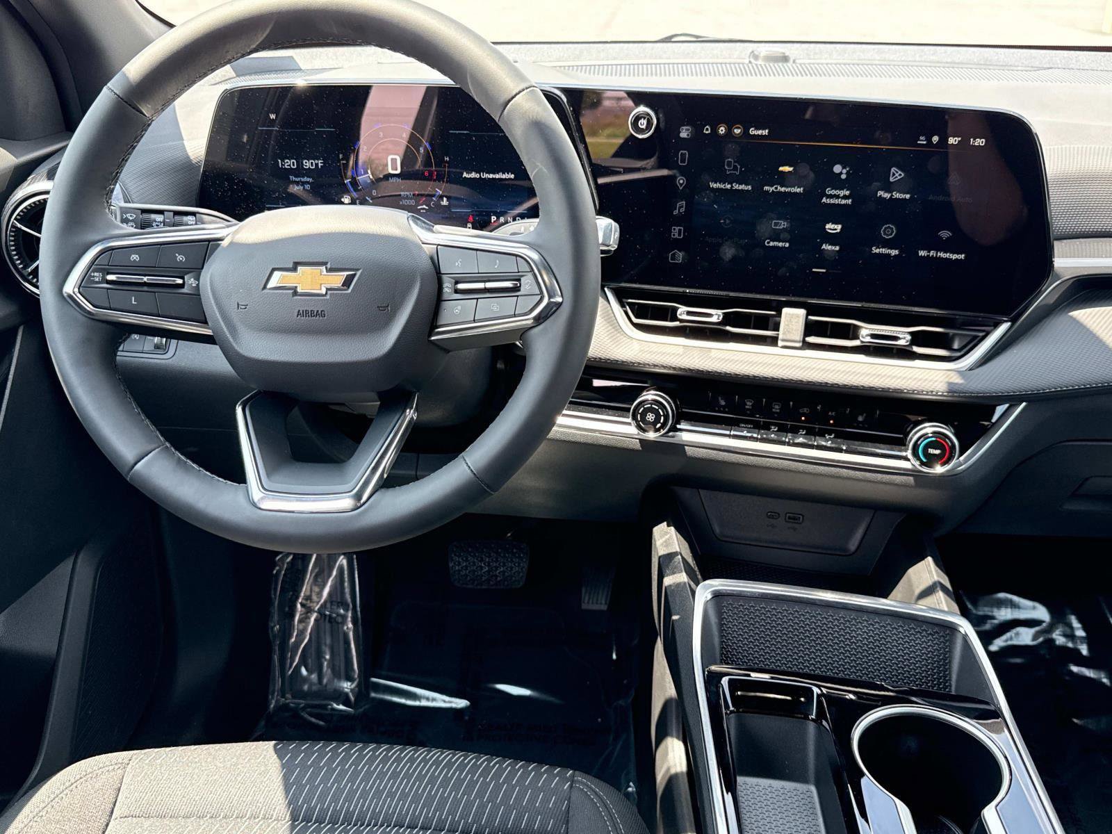 New 2025 Chevrolet Equinox LT image 2