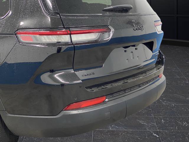 New 2025 Jeep Grand Cherokee L Limited w/ Black Appearance Package image 39