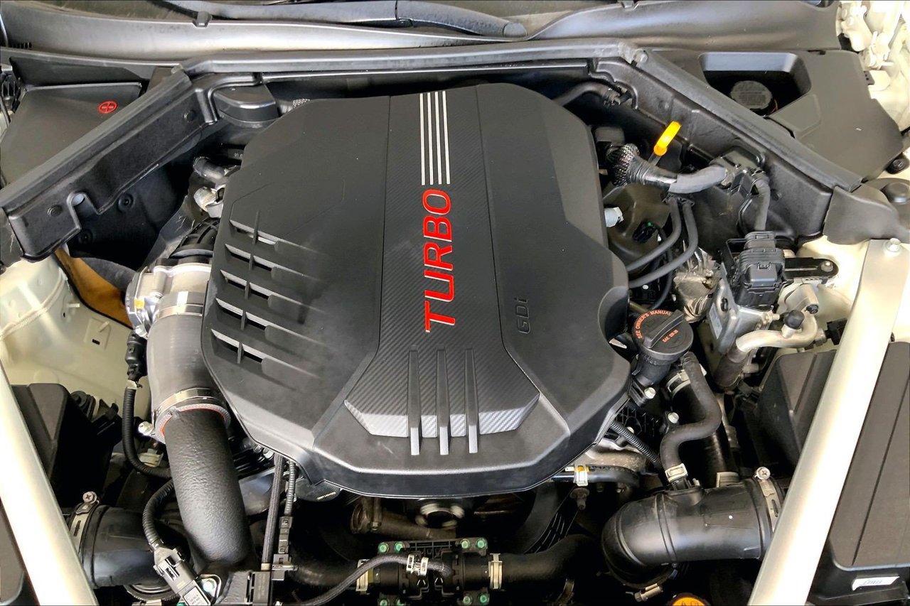 Used 2021 Kia Stinger GT1 RWD image 32