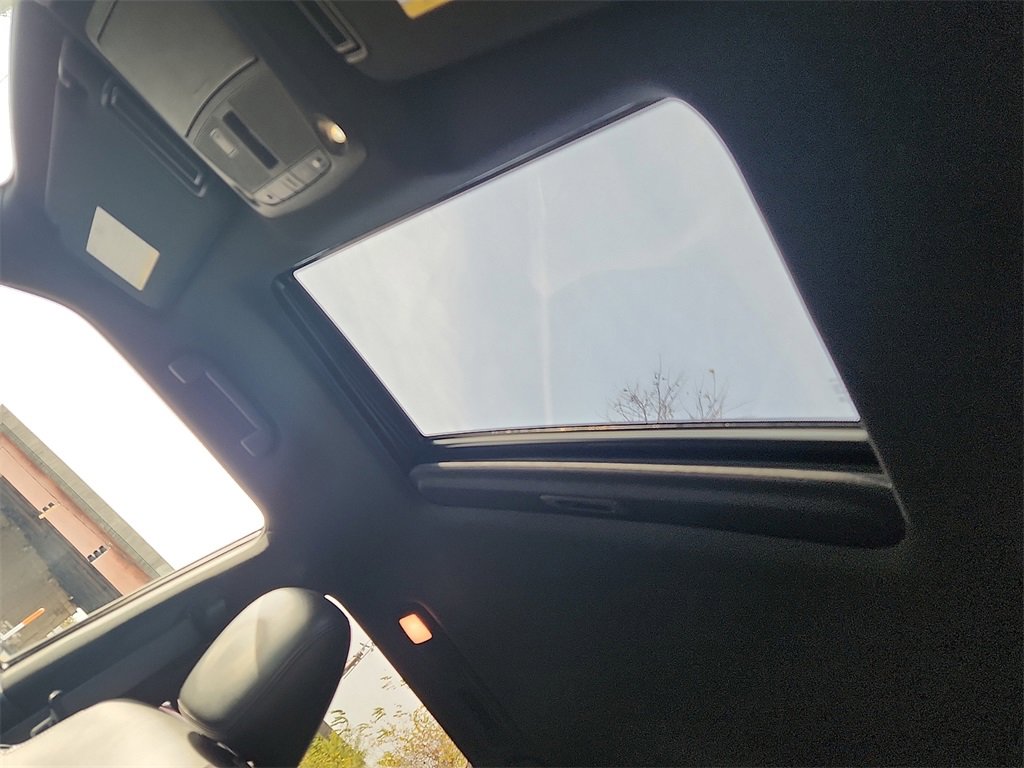Used 2022 Nissan Armada SL w/ Midnight Edition Package image 14